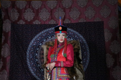 蒙古族姑娘