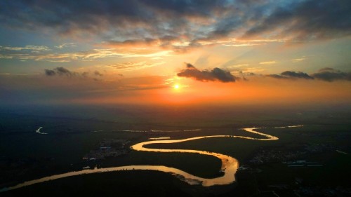 杜洪顺-夕阳映照漳卫河