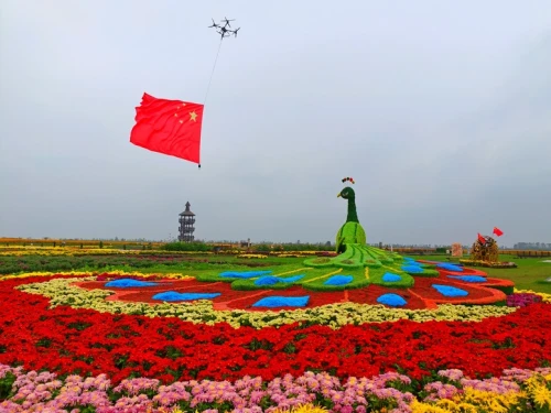 郭金城 无人机是挂红旗迎国庆